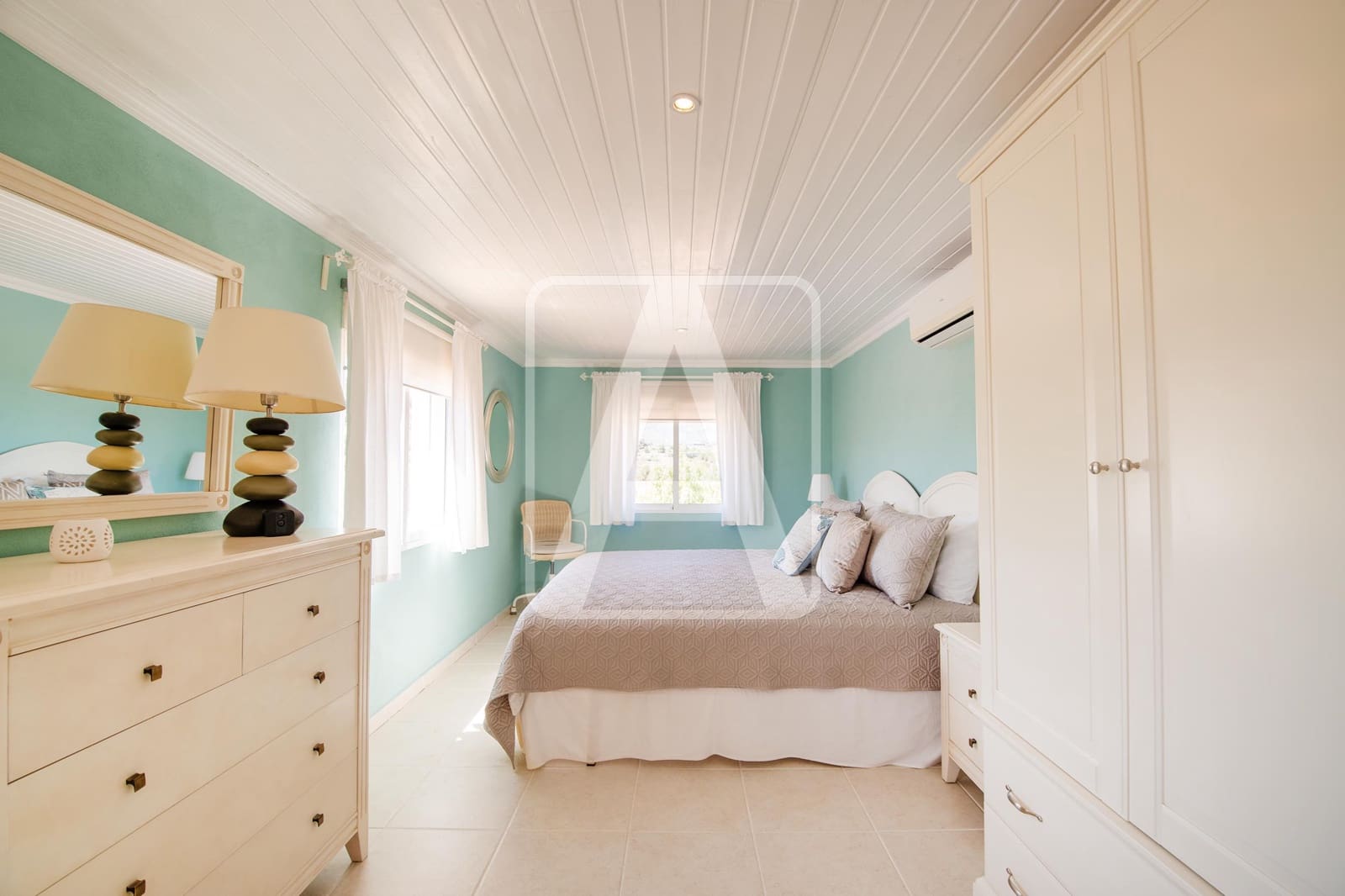 6 quarto Moradia para venda em Calpe / Calp com piscina garagem - 675 000 € (Ref: 8956214)