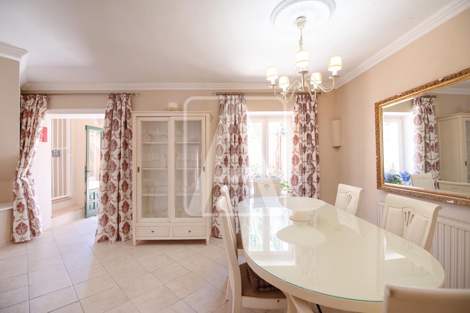 6 quarto Moradia para venda em Calpe / Calp com piscina garagem - 675 000 € (Ref: 8956214)