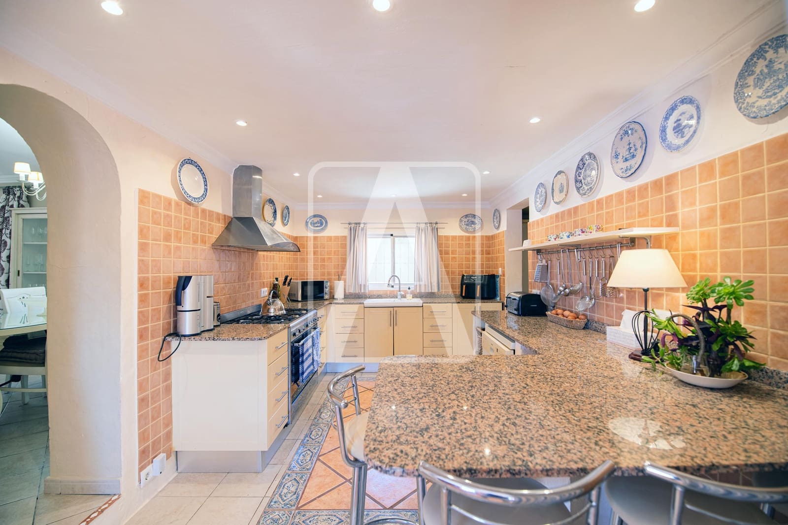 6 quarto Moradia para venda em Calpe / Calp com piscina garagem - 675 000 € (Ref: 8956214)