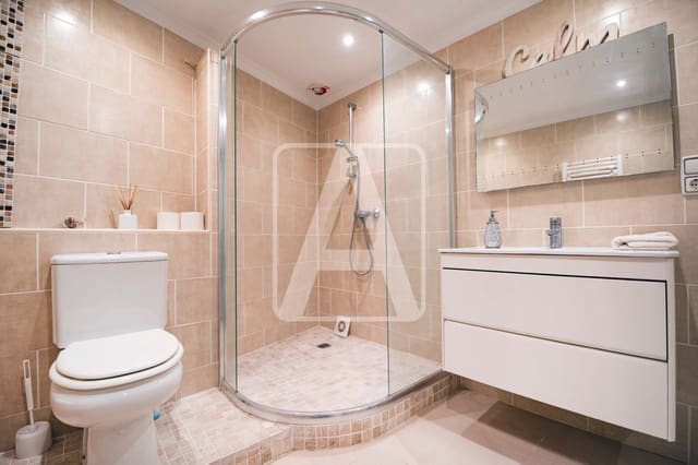 6 quarto Moradia para venda em Calpe / Calp com piscina garagem - 675 000 € (Ref: 8956214)