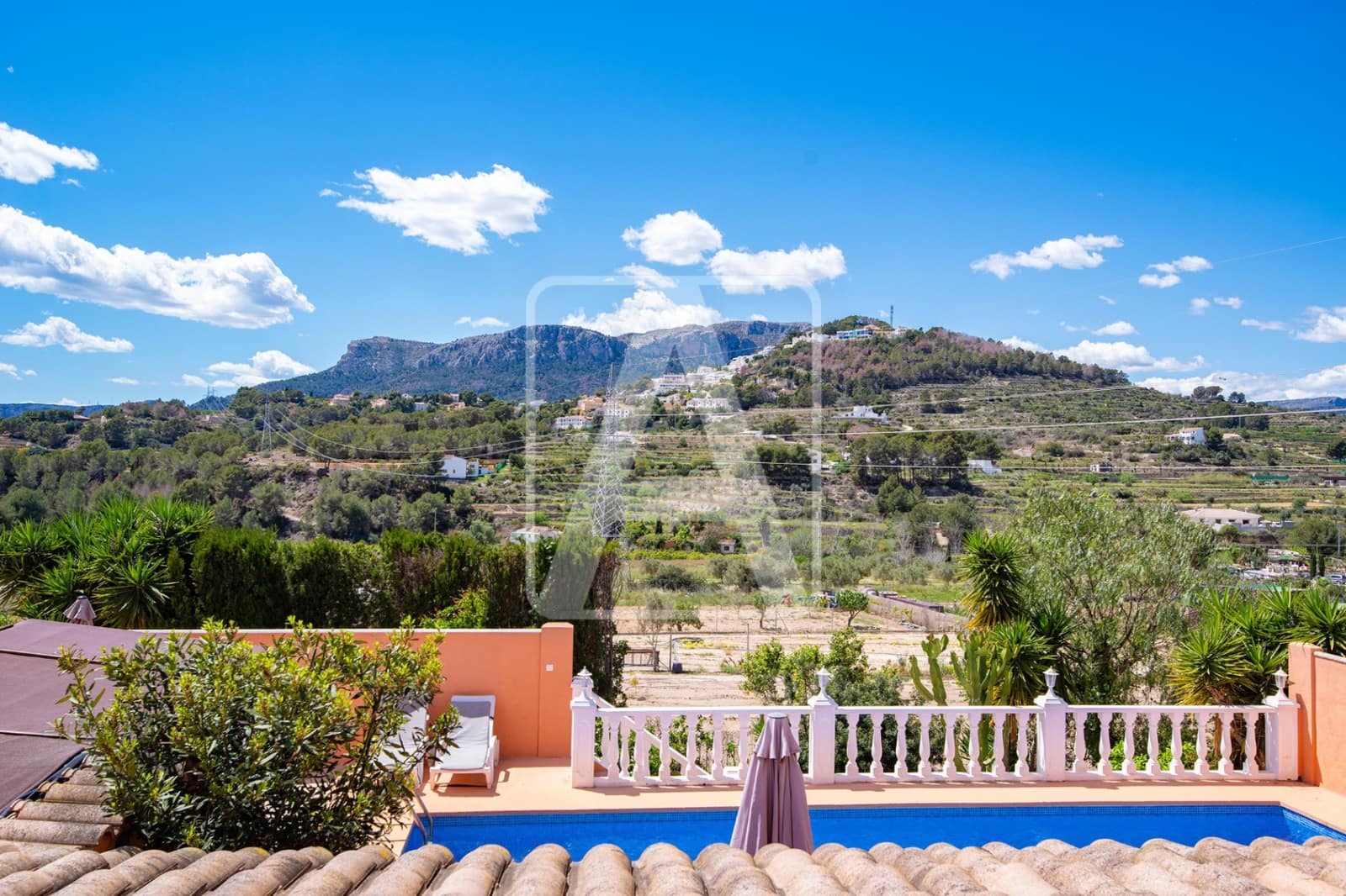 6 quarto Moradia para venda em Calpe / Calp com piscina garagem - 675 000 € (Ref: 8956214)