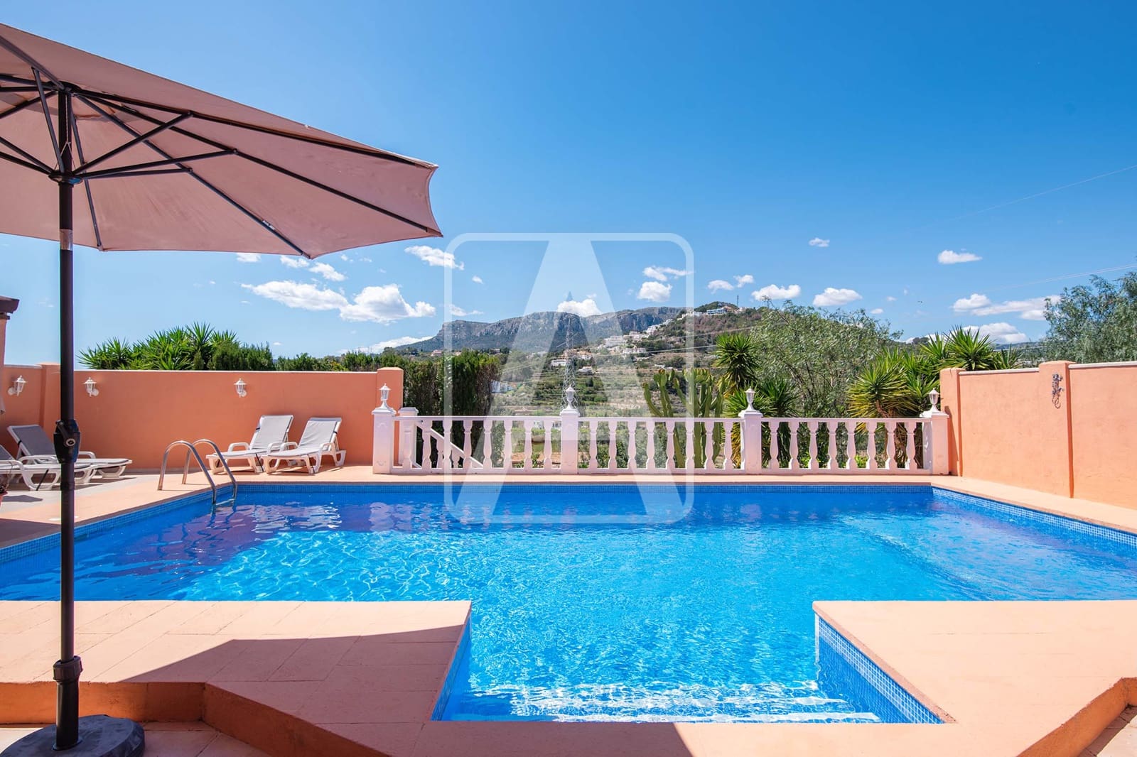 6 quarto Moradia para venda em Calpe / Calp com piscina garagem - 675 000 € (Ref: 8956214)