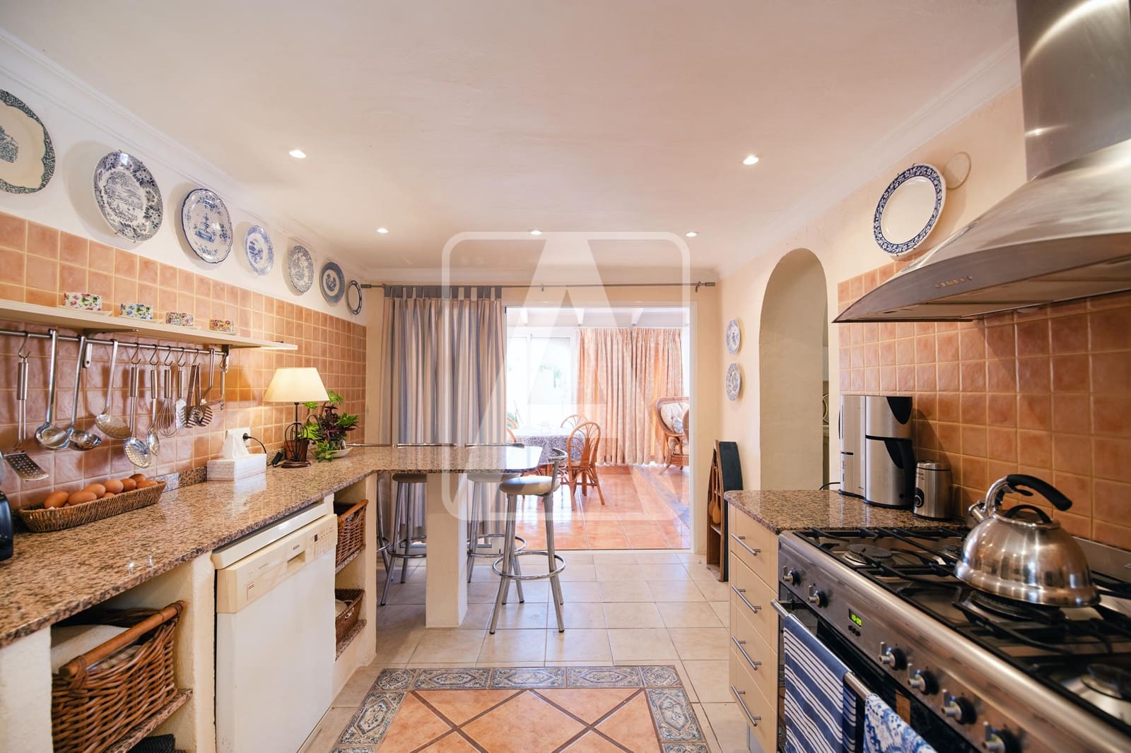 6 quarto Moradia para venda em Calpe / Calp com piscina garagem - 675 000 € (Ref: 8956214)