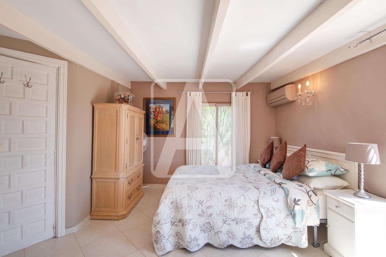 6 quarto Moradia para venda em Calpe / Calp com piscina garagem - 675 000 € (Ref: 8956214)