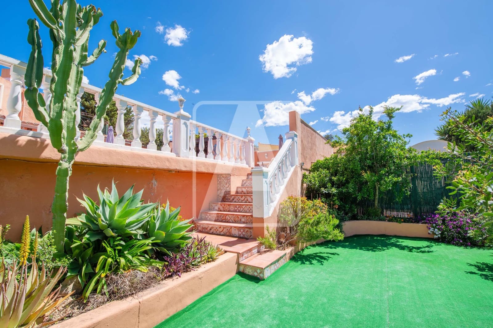 6 quarto Moradia para venda em Calpe / Calp com piscina garagem - 675 000 € (Ref: 8956214)