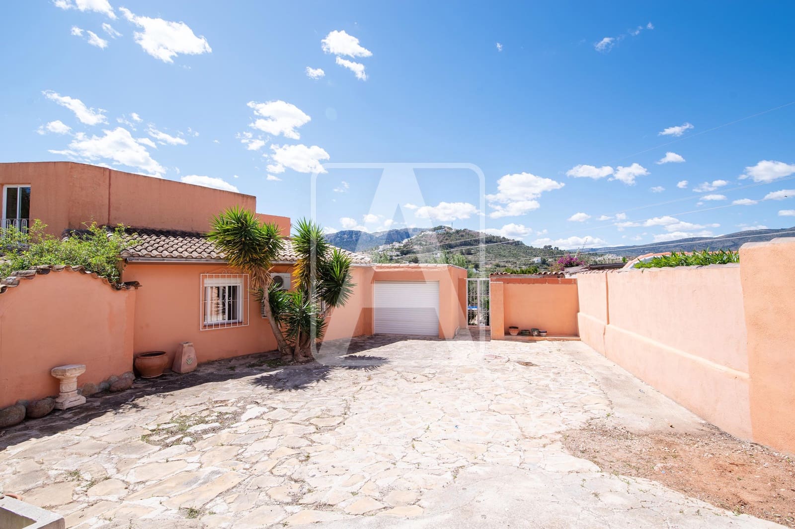 6 quarto Moradia para venda em Calpe / Calp com piscina garagem - 675 000 € (Ref: 8956214)