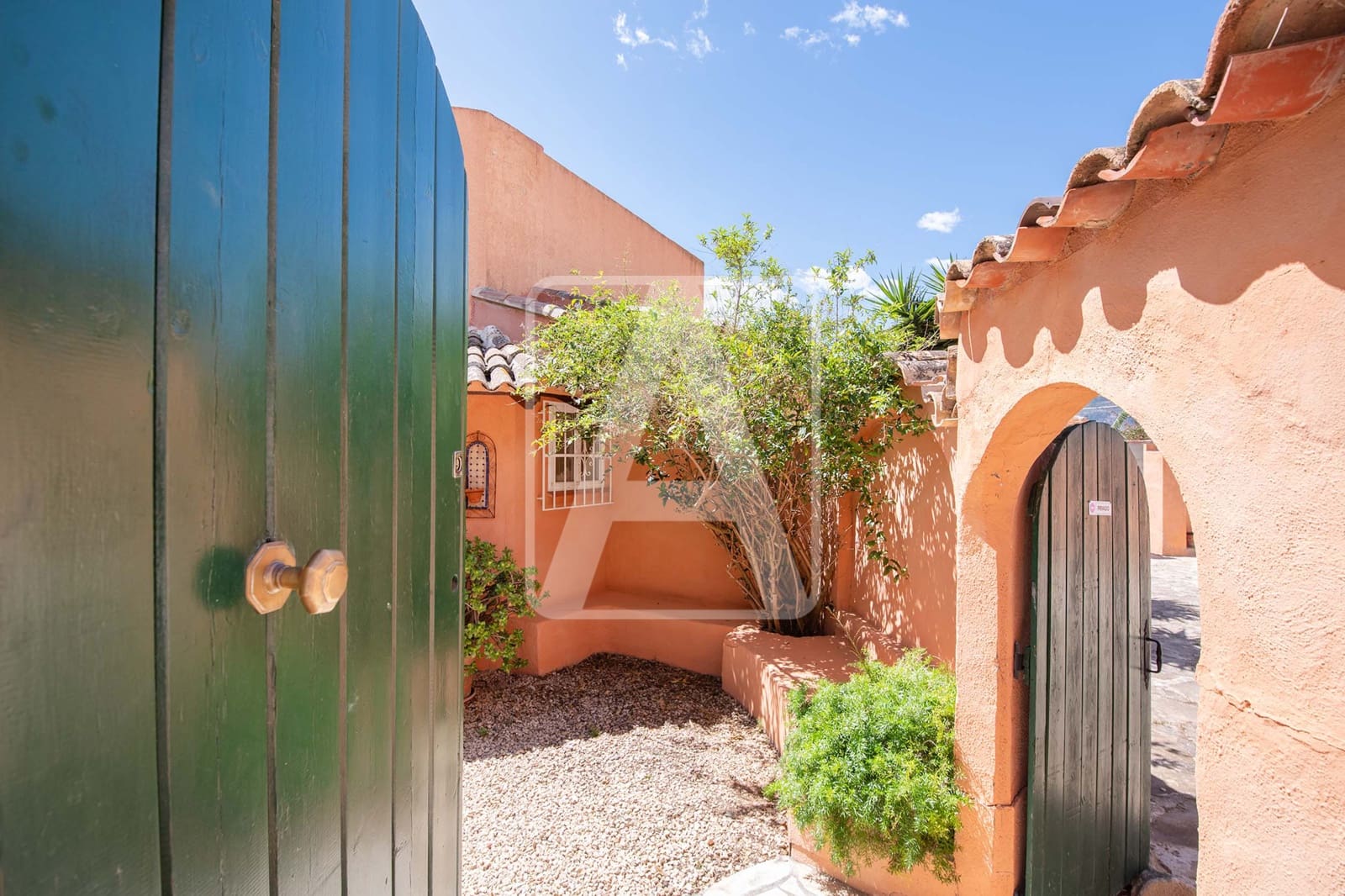 6 quarto Moradia para venda em Calpe / Calp com piscina garagem - 675 000 € (Ref: 8956214)