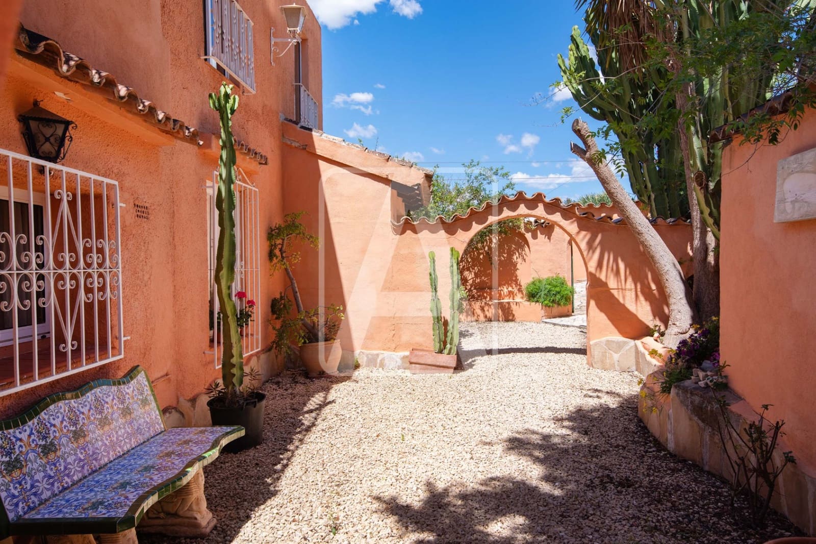 6 quarto Moradia para venda em Calpe / Calp com piscina garagem - 675 000 € (Ref: 8956214)