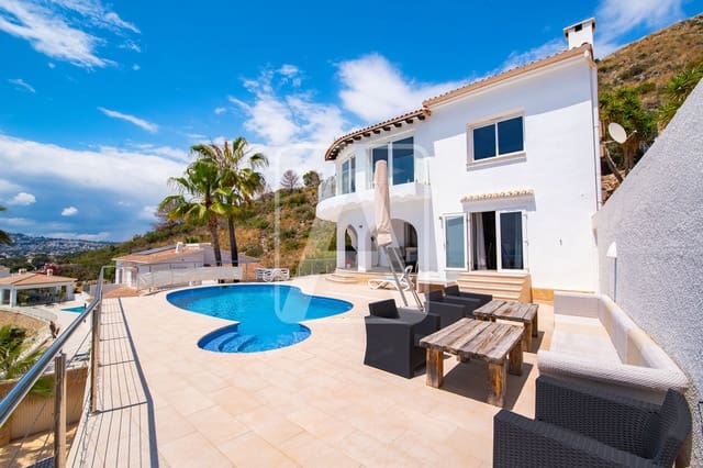 3 soverom Villa til salgs i Moraira, Teulada-Moraira med garasje - € 1 550 000 (Ref: 8986510)
