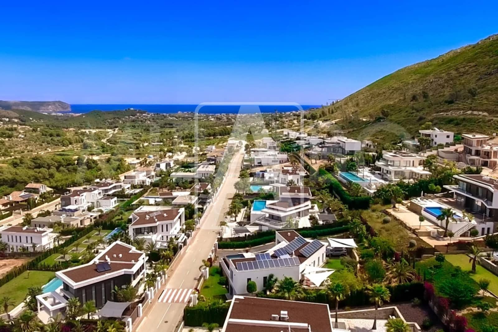 4 bedroom Villa for sale in Javea / Xabia with pool garage - € 1,195,000 (Ref: 8989679)