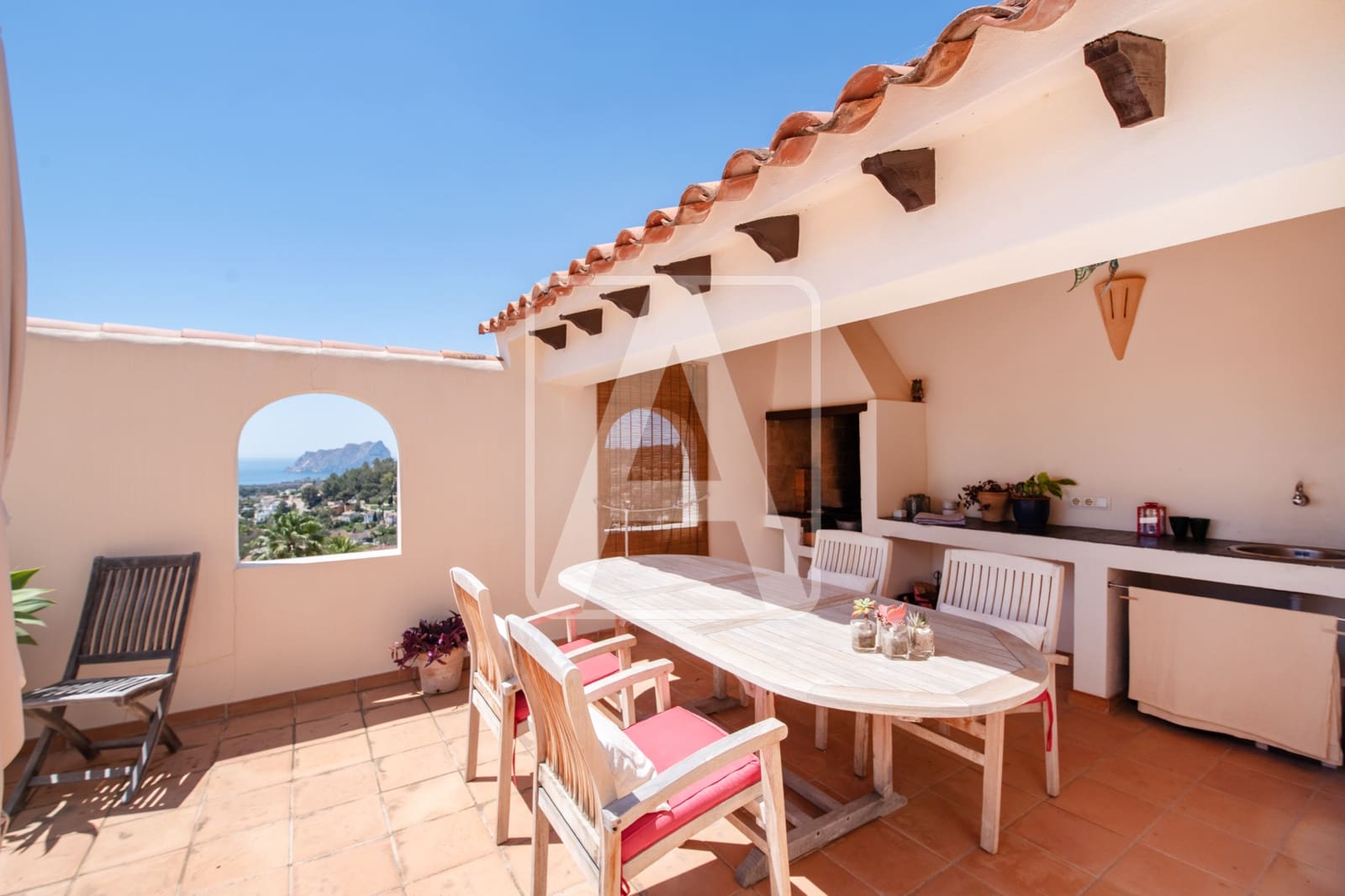 4 bedroom Villa for sale in Benissa with pool garage - € 1,200,000 (Ref: 9003882)