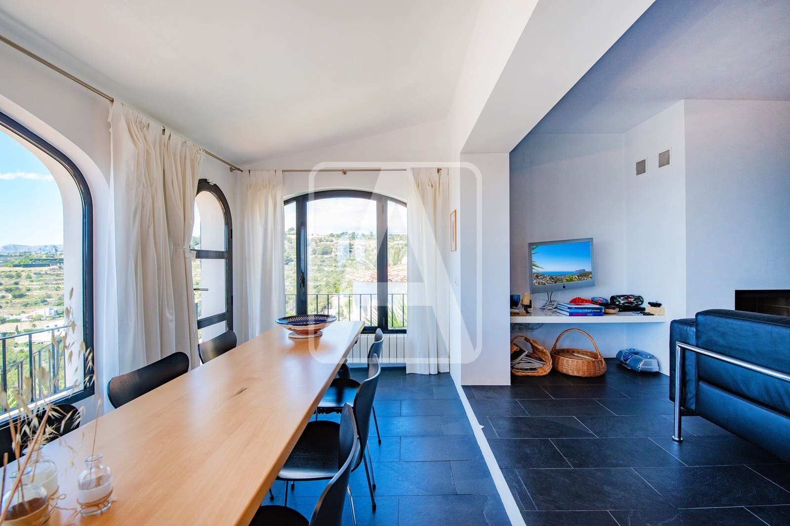 4 bedroom Villa for sale in Benissa with pool garage - € 1,200,000 (Ref: 9003882)