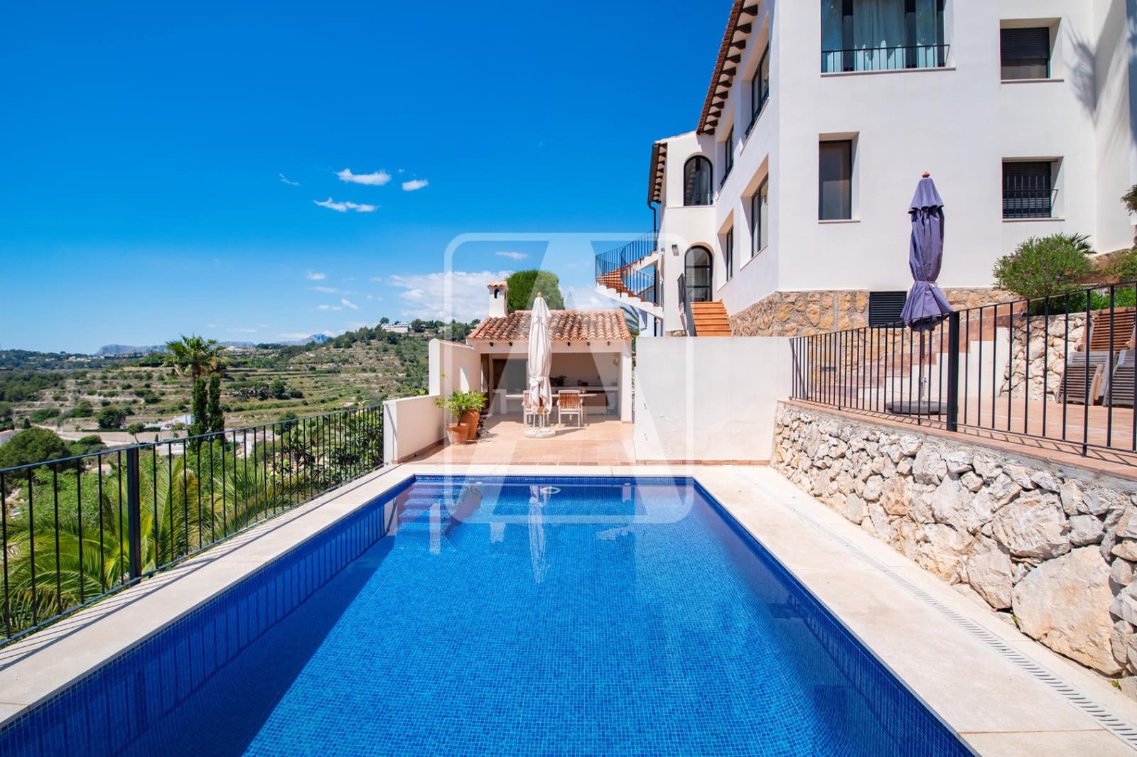 4 bedroom Villa for sale in Benissa with pool garage - € 1,200,000 (Ref: 9003882)