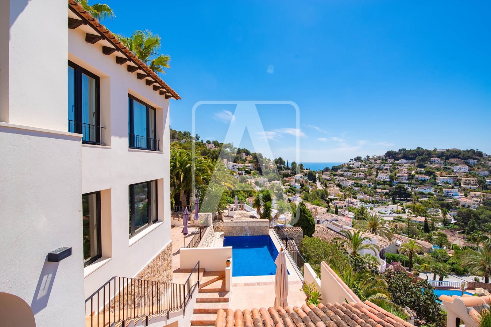 4 bedroom Villa for sale in Benissa with pool garage - € 1,200,000 (Ref: 9003882)