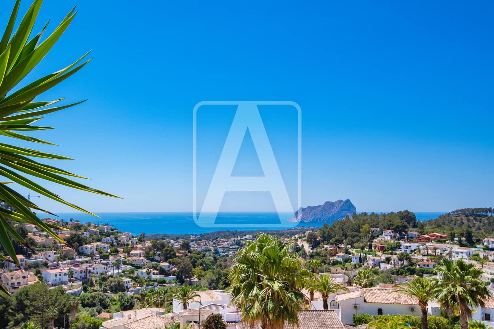 4 bedroom Villa for sale in Benissa with pool garage - € 1,200,000 (Ref: 9003882)