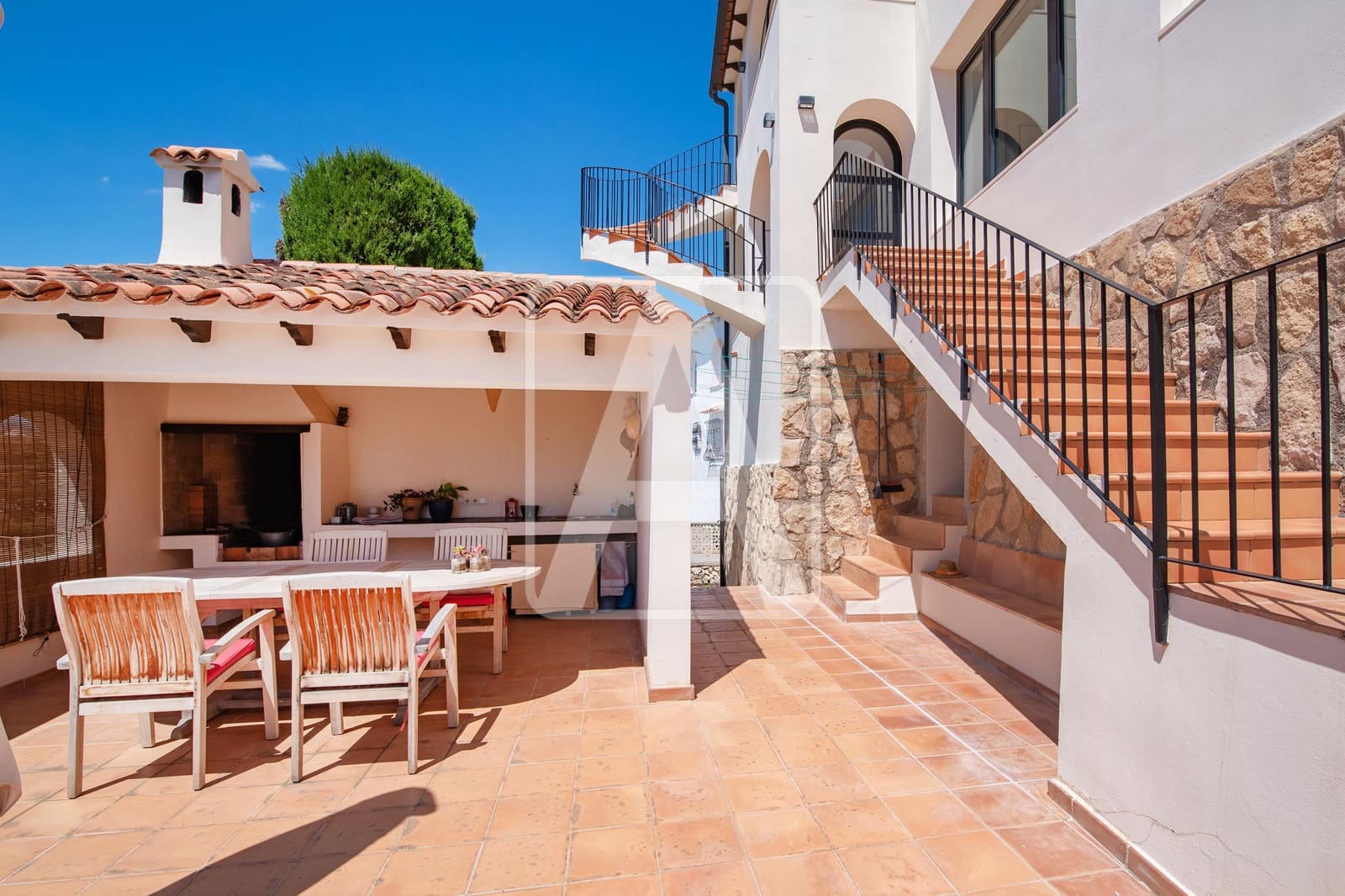 4 bedroom Villa for sale in Benissa with pool garage - € 1,200,000 (Ref: 9003882)