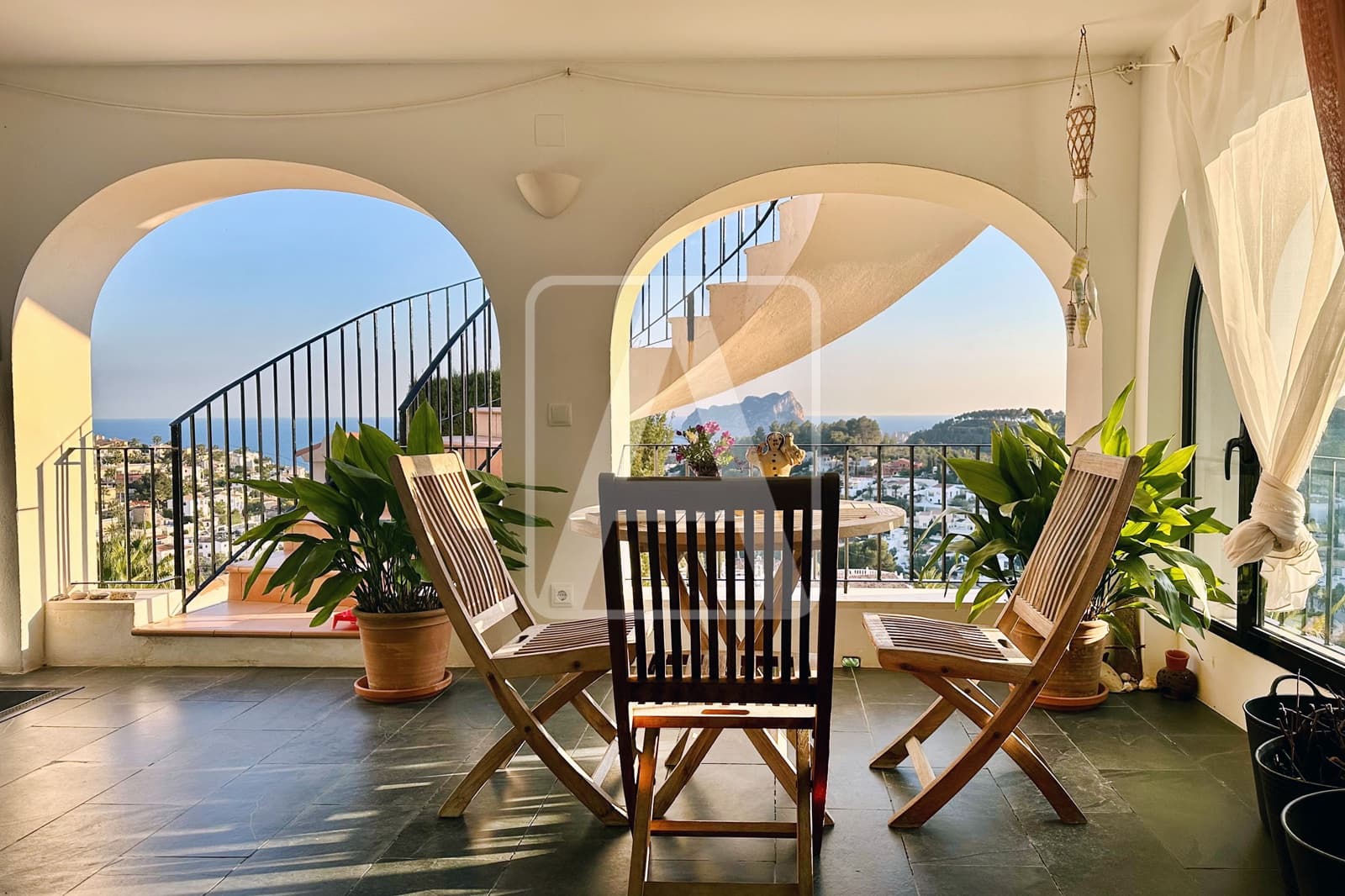 4 bedroom Villa for sale in Benissa with pool garage - € 1,200,000 (Ref: 9003882)