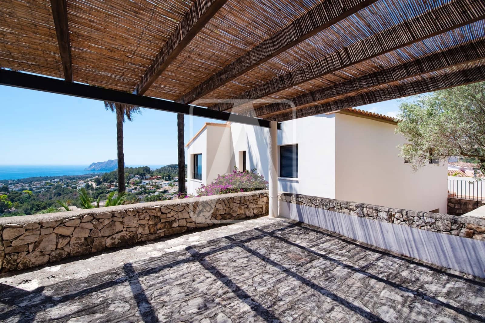 4 bedroom Villa for sale in Benissa with pool garage - € 1,200,000 (Ref: 9003882)