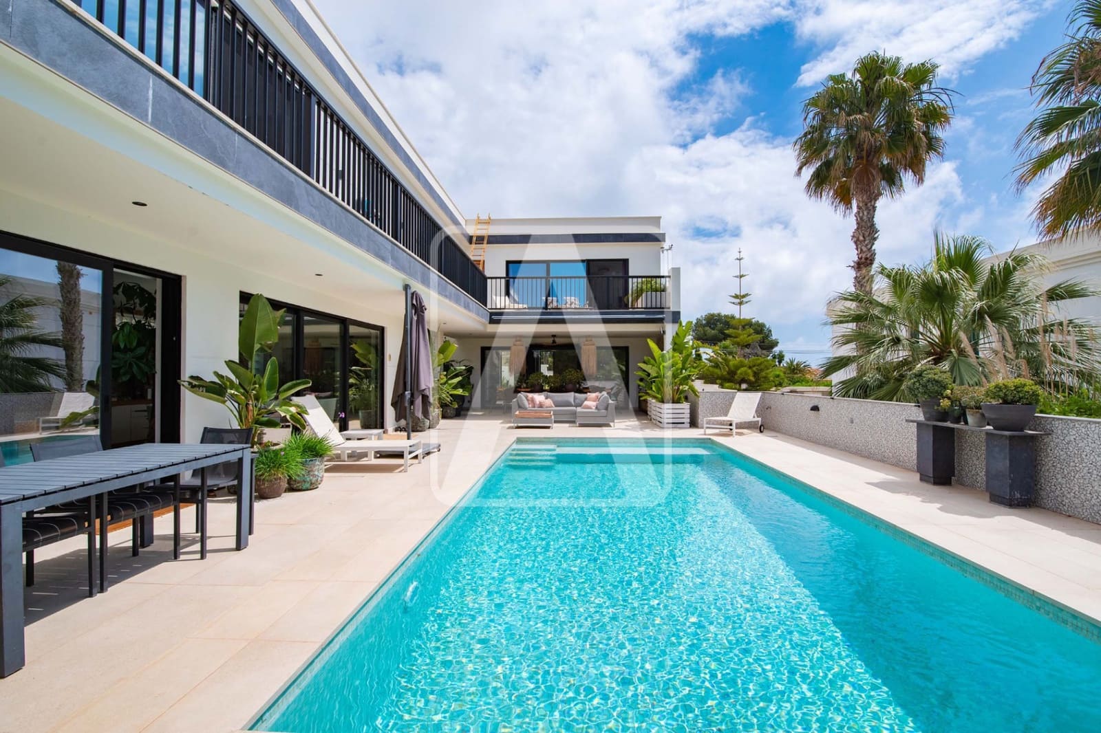4 bedroom Villa for sale in Calpe / Calp with pool garage - € 1,589,000 (Ref: 9003886)