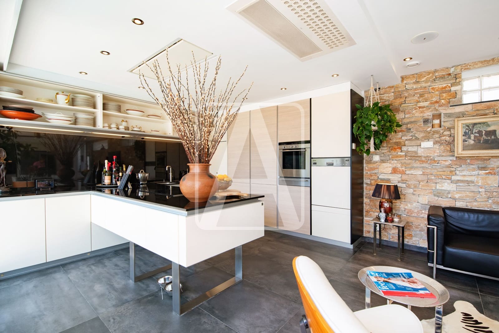 4 bedroom Villa for sale in Calpe / Calp with pool garage - € 1,589,000 (Ref: 9003886)