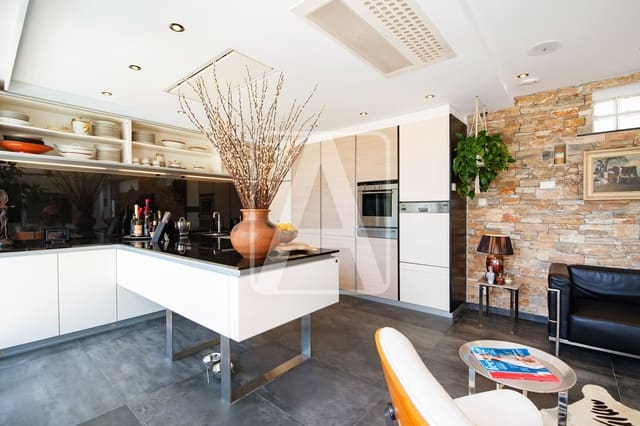 4 Zimmer Villa zu verkaufen in Calpe / Calp mit Pool Garage - 1.589.000 € (Ref: 9003886)