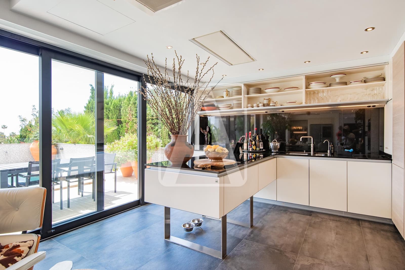 4 bedroom Villa for sale in Calpe / Calp with pool garage - € 1,589,000 (Ref: 9003886)