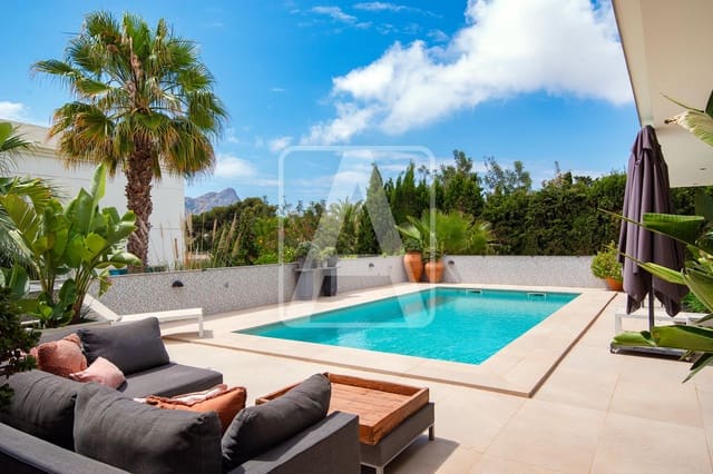 4 Zimmer Villa zu verkaufen in Calpe / Calp mit Pool Garage - 1.589.000 € (Ref: 9003886)