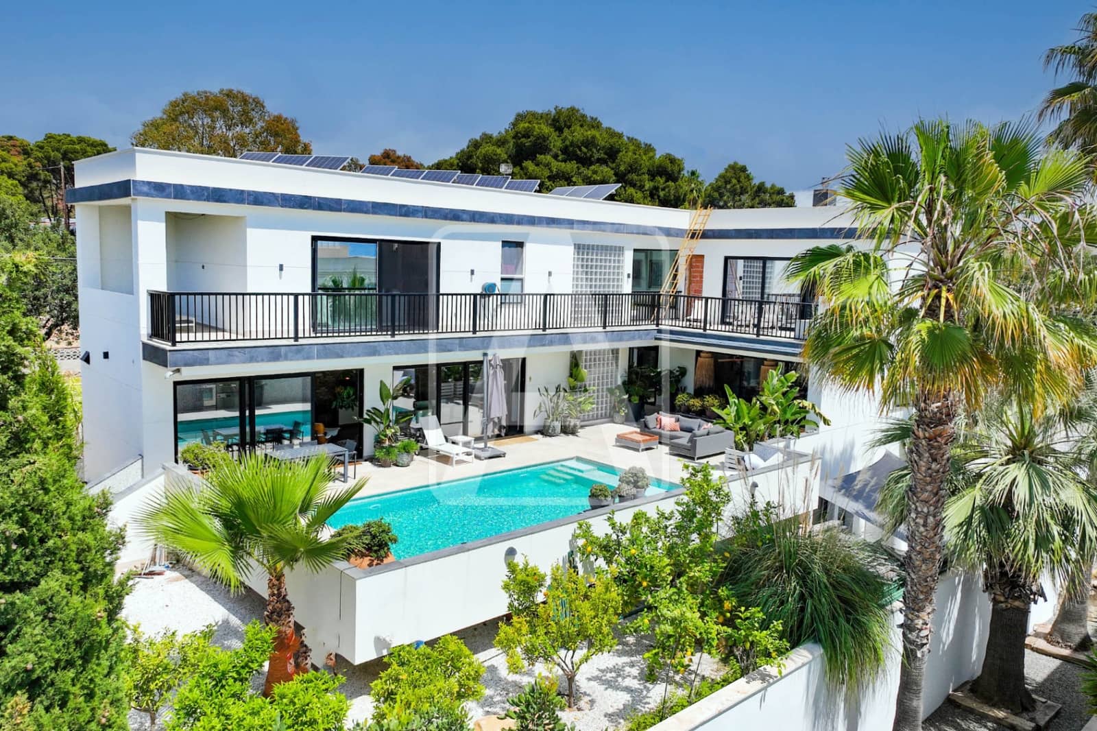 4 bedroom Villa for sale in Calpe / Calp with pool garage - € 1,589,000 (Ref: 9003886)