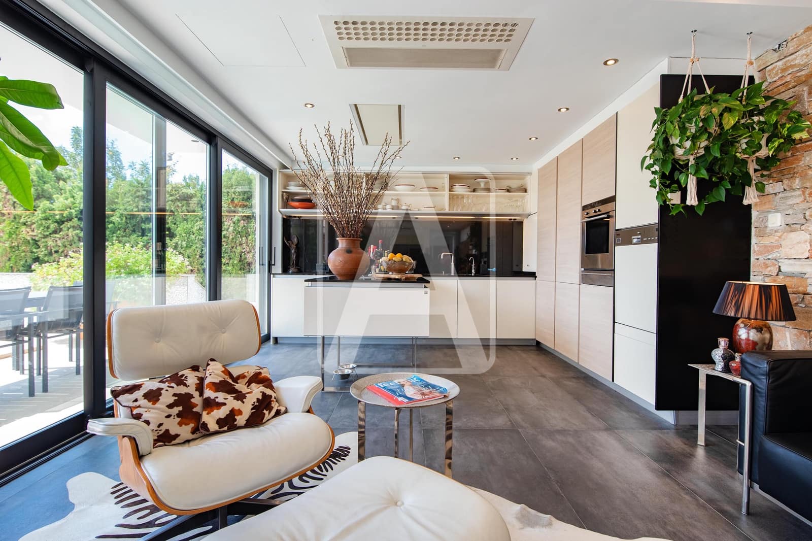 4 bedroom Villa for sale in Calpe / Calp with pool garage - € 1,589,000 (Ref: 9003886)