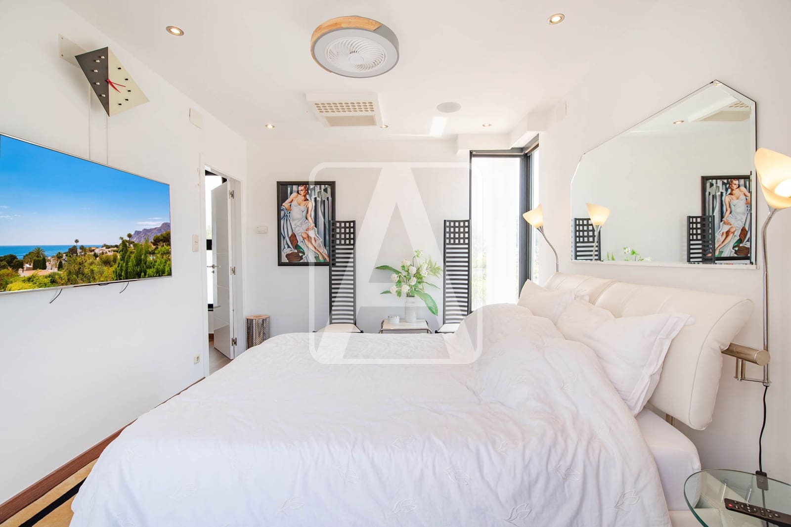 4 bedroom Villa for sale in Calpe / Calp with pool garage - € 1,589,000 (Ref: 9003886)