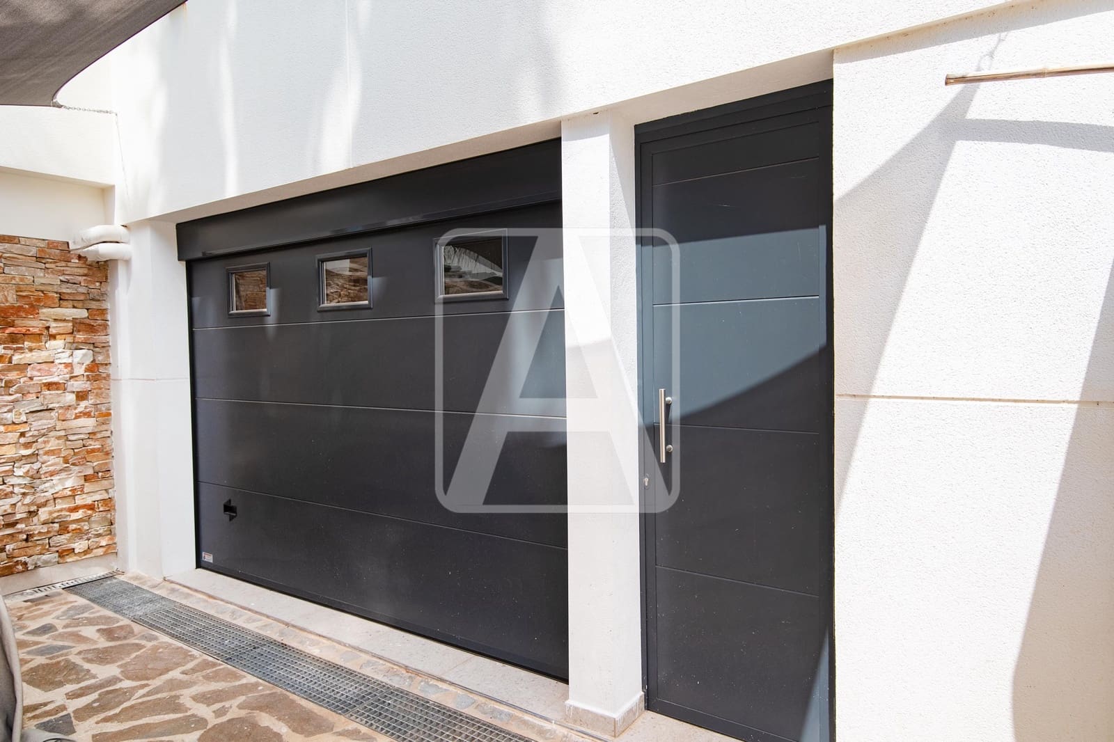 4 bedroom Villa for sale in Calpe / Calp with pool garage - € 1,589,000 (Ref: 9003886)