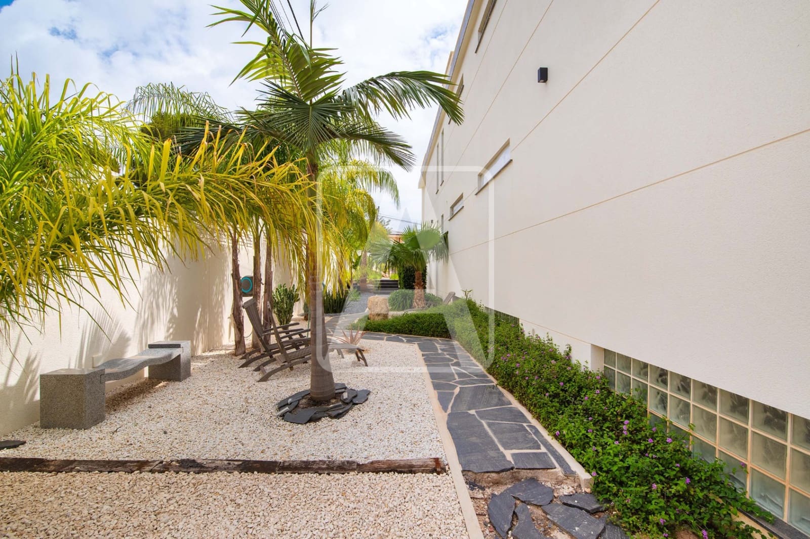 4 bedroom Villa for sale in Calpe / Calp with pool garage - € 1,589,000 (Ref: 9003886)