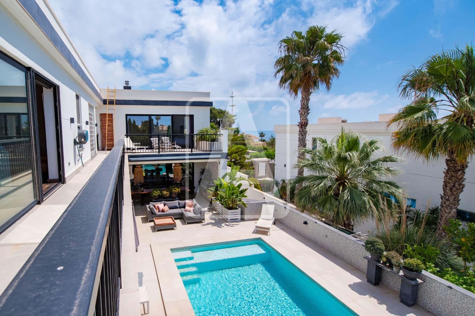 4 bedroom Villa for sale in Calpe / Calp with pool garage - € 1,589,000 (Ref: 9003886)