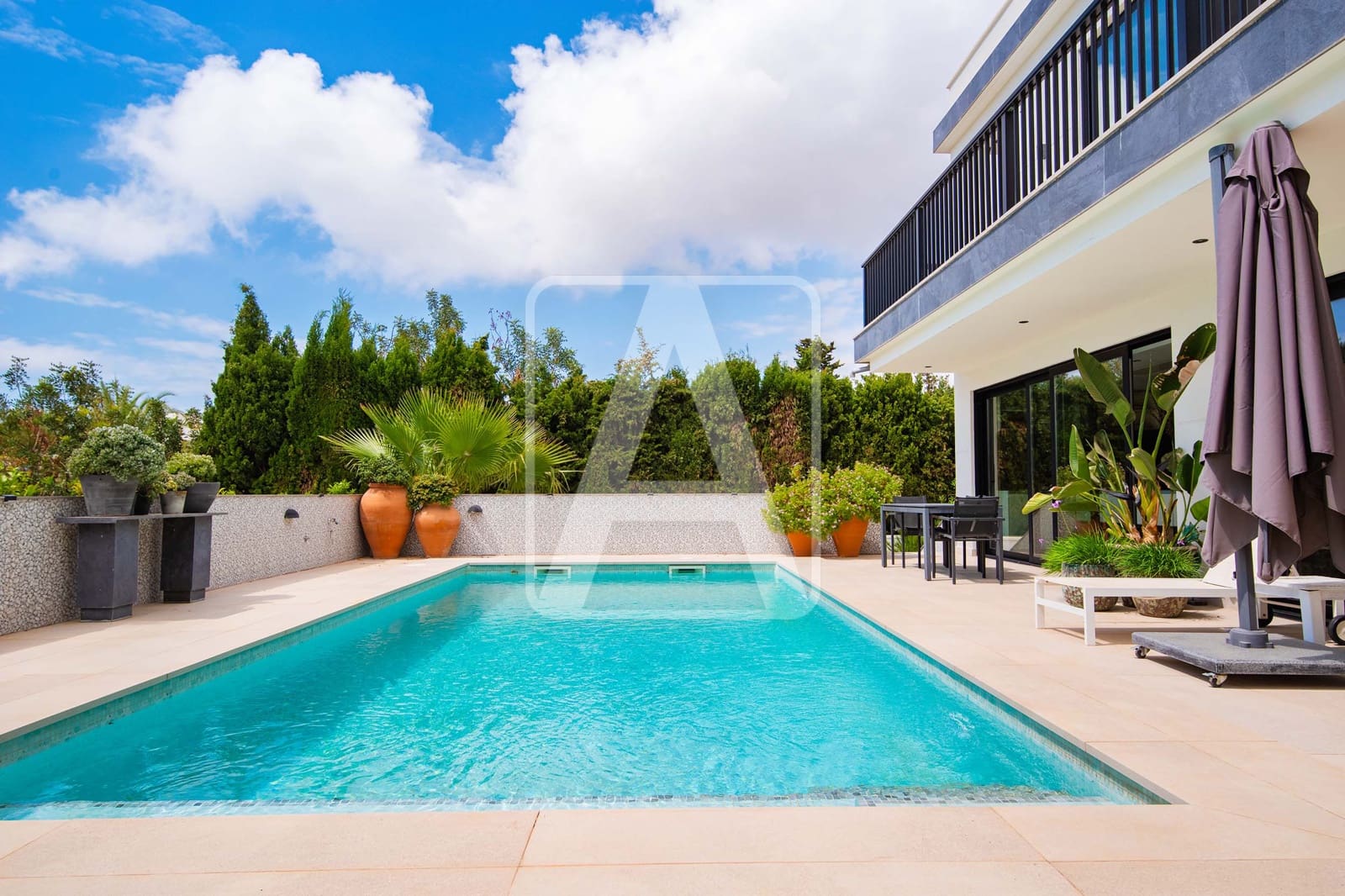 4 bedroom Villa for sale in Calpe / Calp with pool garage - € 1,589,000 (Ref: 9003886)