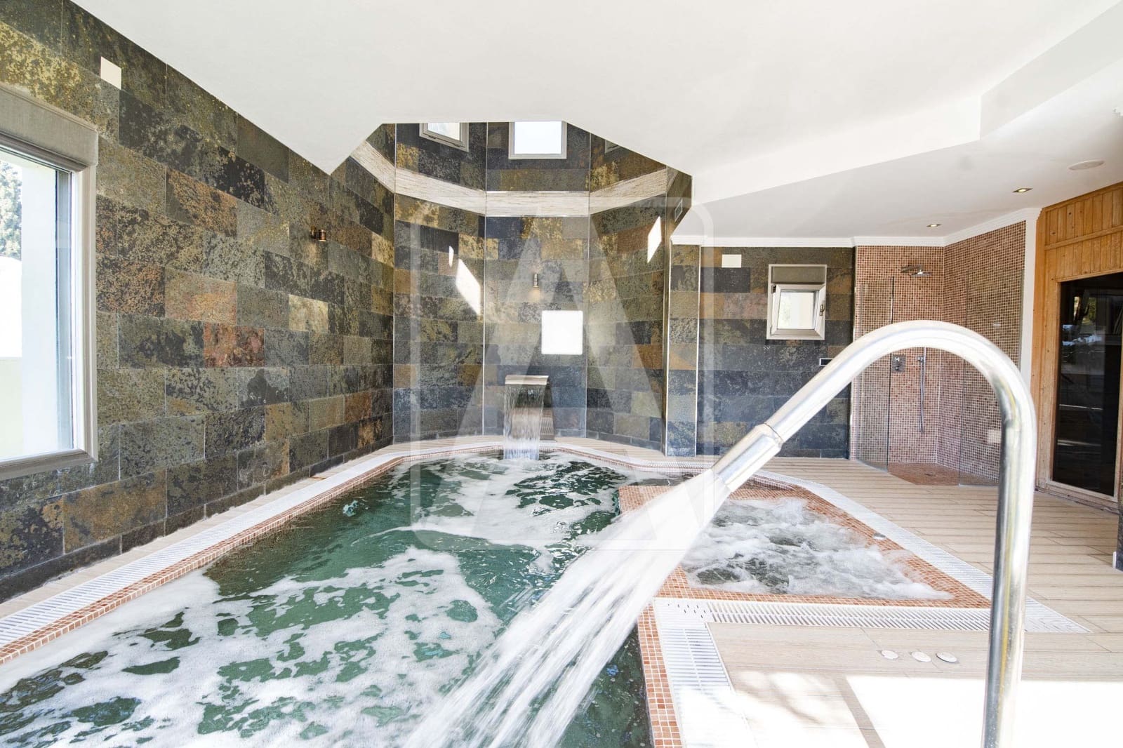 6 quarto Moradia para venda em Benissa com garagem - 1 999 999 € (Ref: 9034006)