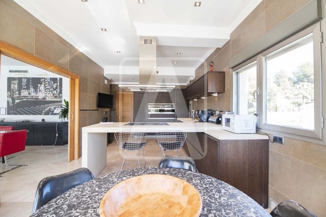 6 quarto Moradia para venda em Benissa com garagem - 1 999 999 € (Ref: 9034006)