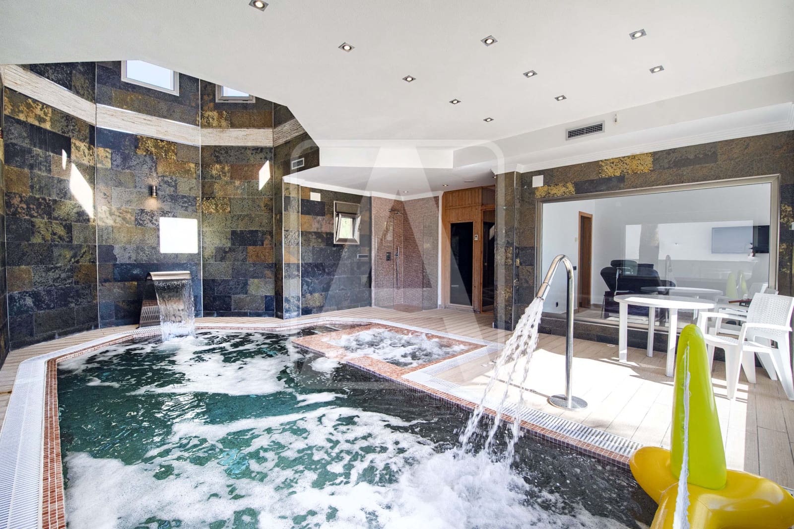 6 quarto Moradia para venda em Benissa com garagem - 1 999 999 € (Ref: 9034006)