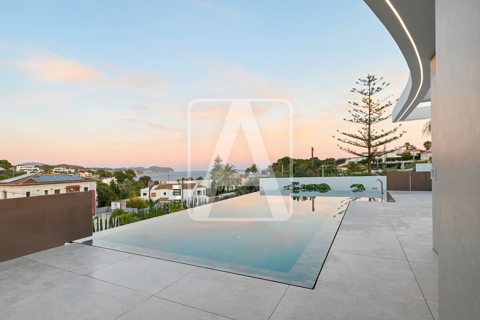 4 slaapkamer Villa te koop in Benissa met garage - € 3.195.000 (Ref: 9106099)