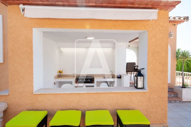 3 bedroom Villa for sale in Calpe / Calp with pool garage - € 665,000 (Ref: 9110818)