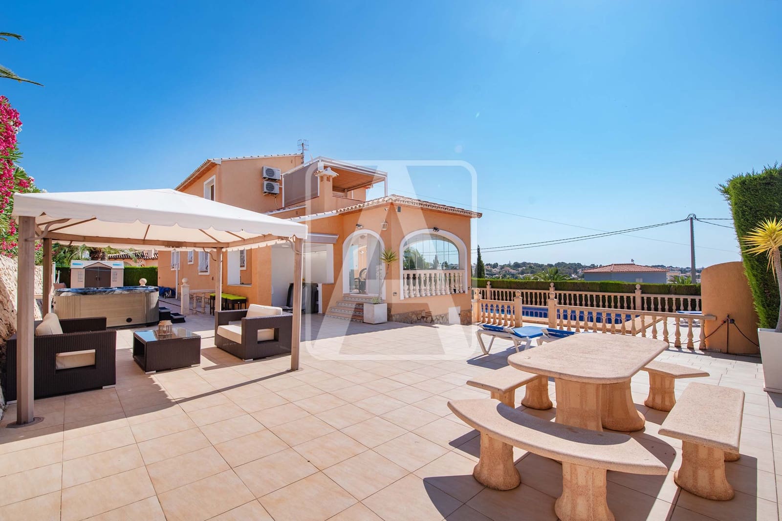 3 soveværelse Villa til salg i Calpe / Calp med swimmingpool garage - € 665.000 (Ref: 9110818)