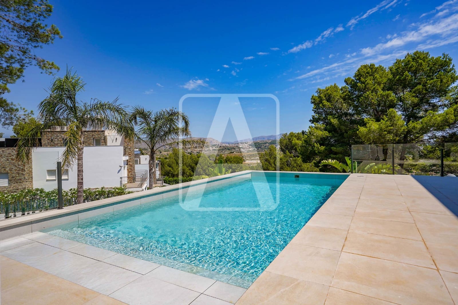4 bedroom Villa for sale in Moraira with pool garage - € 1,499,000 (Ref: 9138663)
