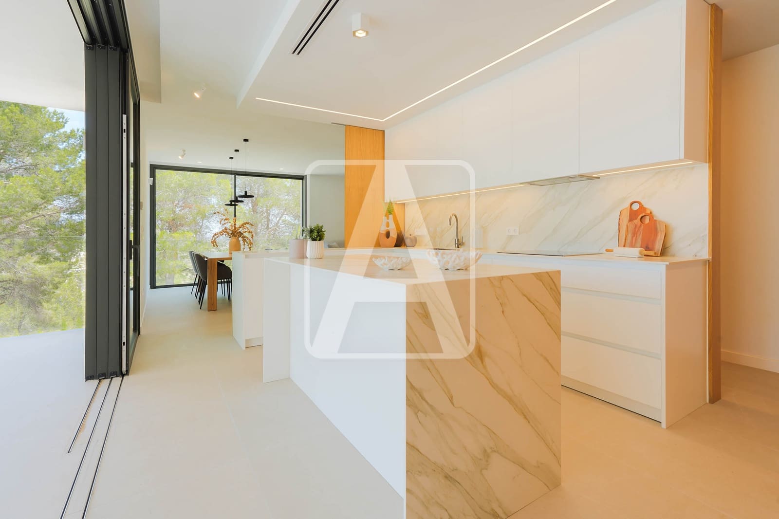 4 bedroom Villa for sale in Moraira with pool garage - € 1,499,000 (Ref: 9138663)