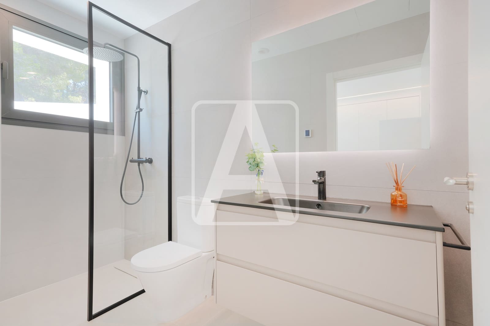 4 bedroom Villa for sale in Moraira with pool garage - € 1,499,000 (Ref: 9138663)