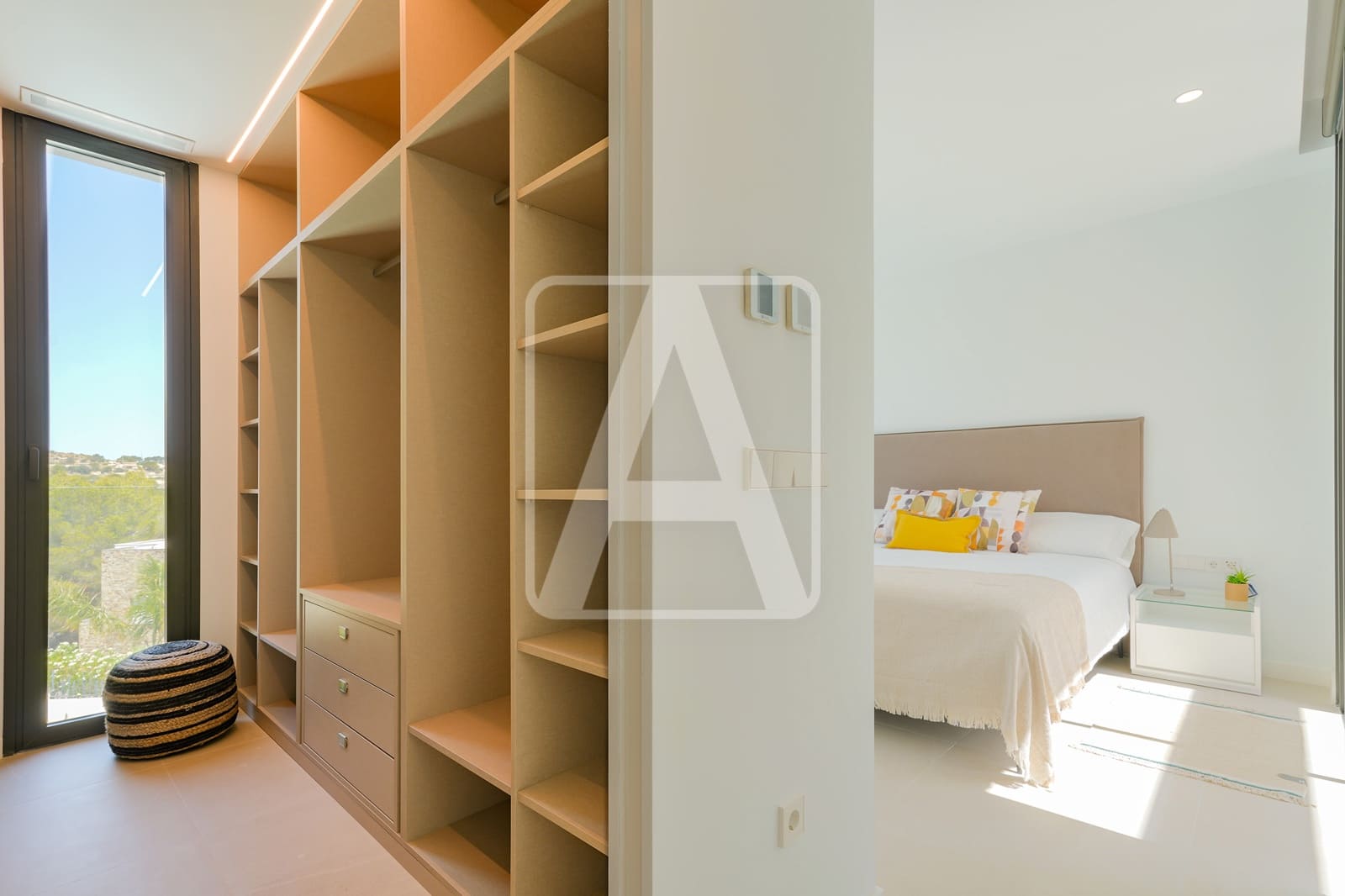 4 bedroom Villa for sale in Moraira with pool garage - € 1,499,000 (Ref: 9138663)