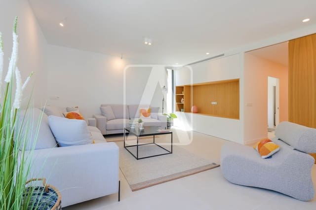 4 bedroom Villa for sale in Moraira, Teulada-Moraira with pool garage - € 1,499,000 (Ref: 9138663)