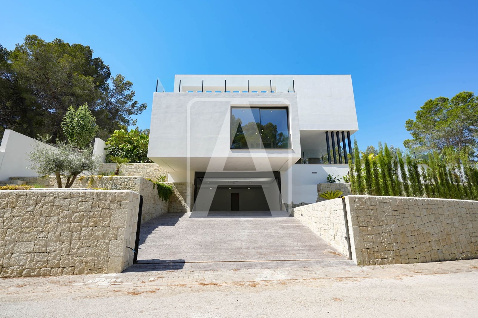 4 bedroom Villa for sale in Moraira with pool garage - € 1,499,000 (Ref: 9138663)
