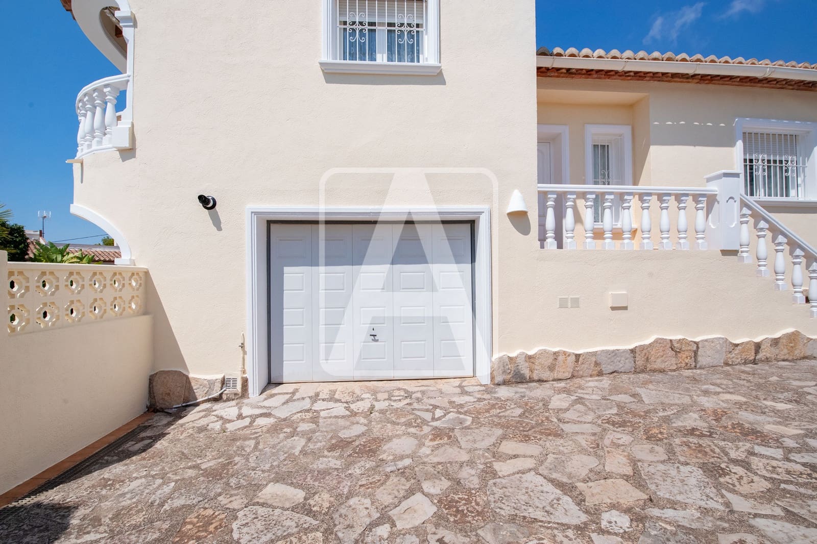3 bedroom Villa for sale in Calpe / Calp with pool garage - € 650,000 (Ref: 9172521)