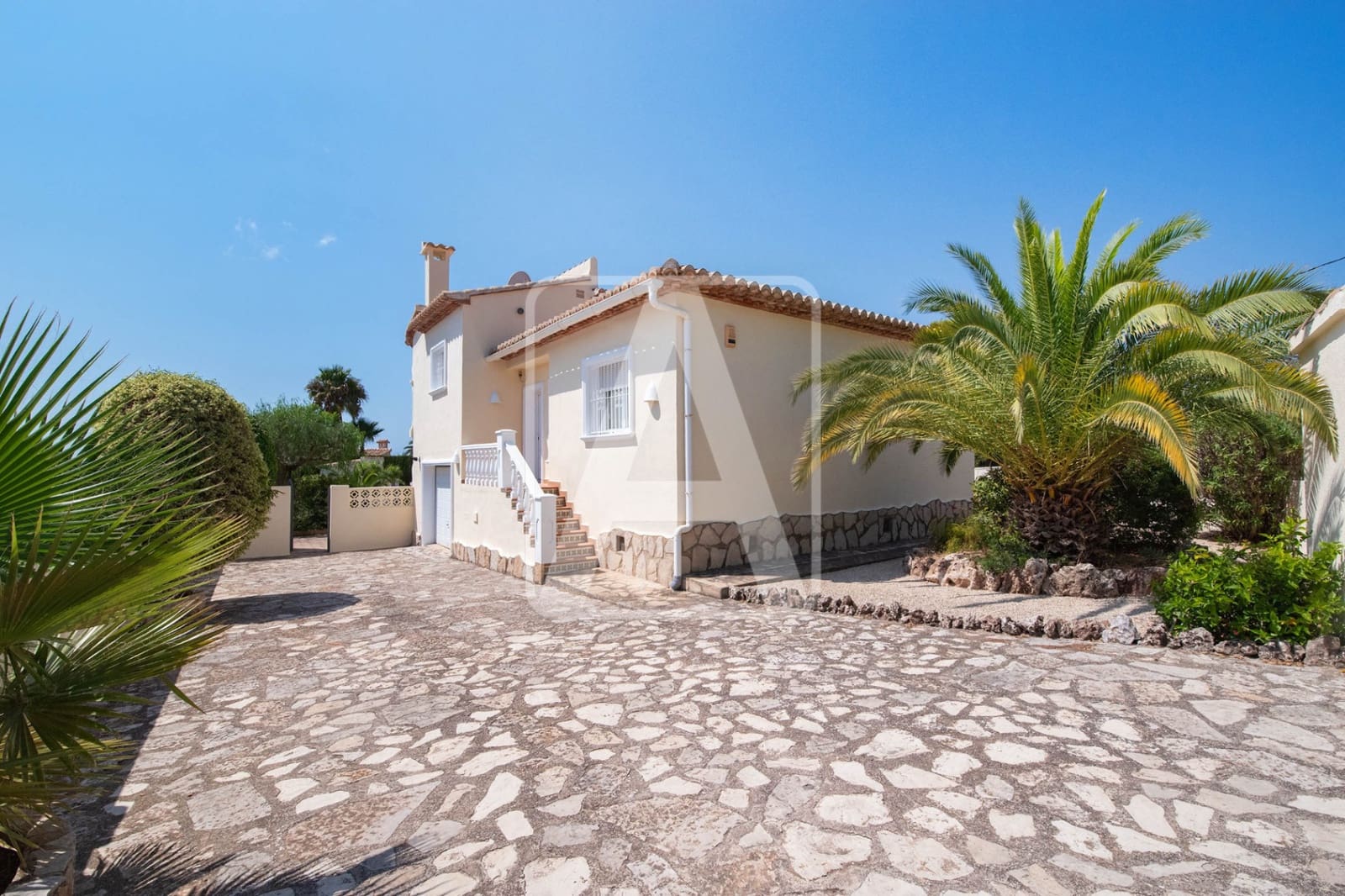 3 bedroom Villa for sale in Calpe / Calp with pool garage - € 650,000 (Ref: 9172521)