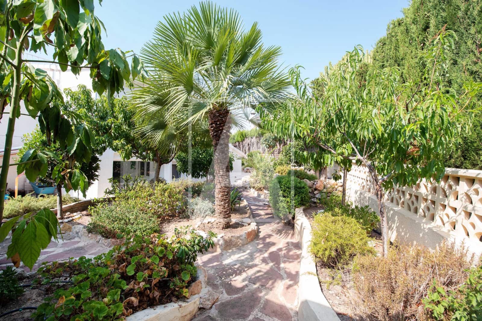 5 bedroom Villa for sale in Calpe / Calp with pool garage - € 460,000 (Ref: 9184582)