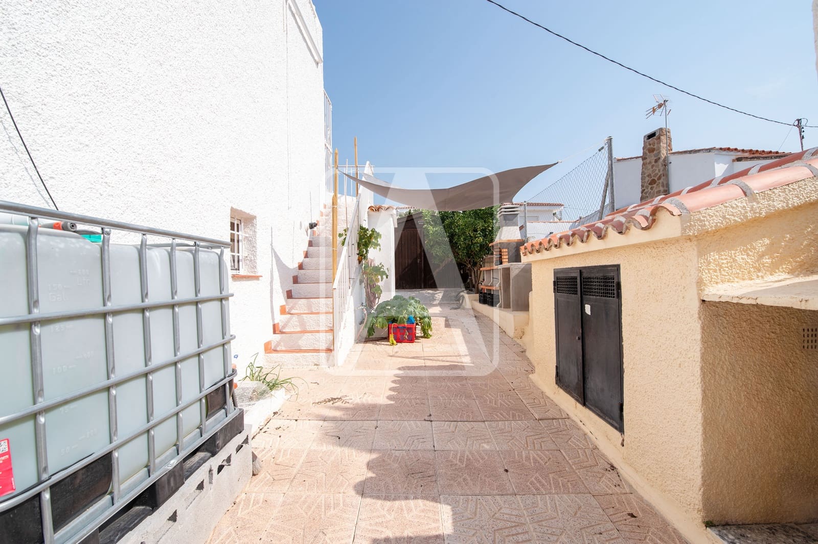 5 bedroom Villa for sale in Calpe / Calp with pool garage - € 460,000 (Ref: 9184582)